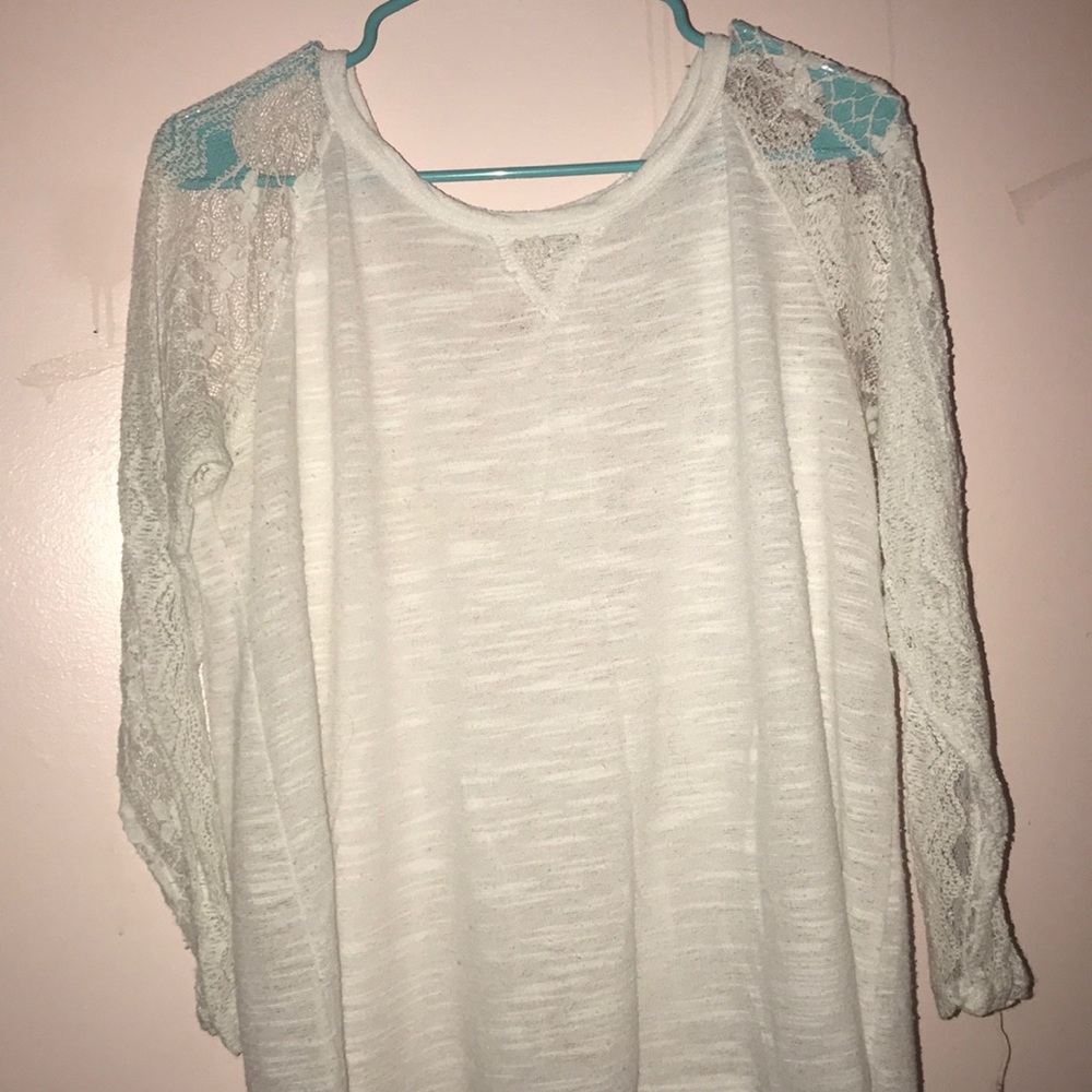 Lace sleeved shirt—XXL
